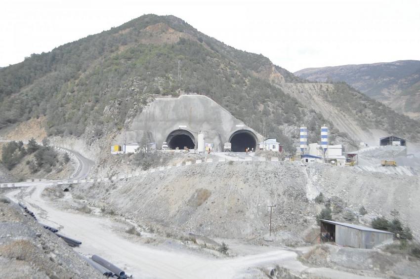 Türkiye’nin En Uzun Tüneli Karadeniz’de Bitmek Üzere