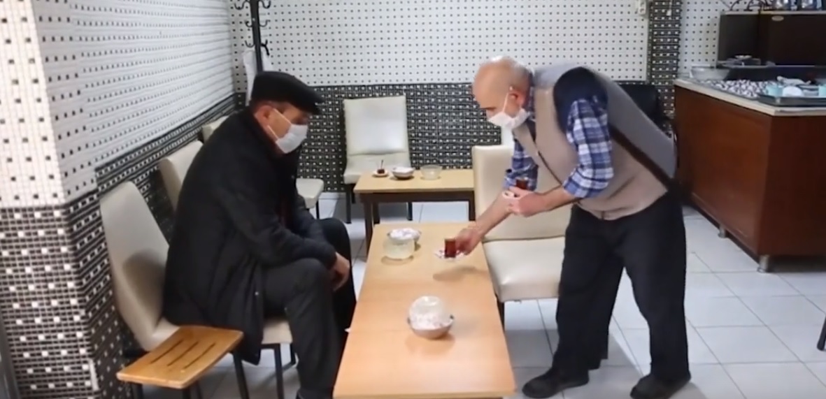 Çay’a Adanan Bir Ömür ,Karadeniz’li Osman Çetin 60 Yıldır ÇAY Demliyor
