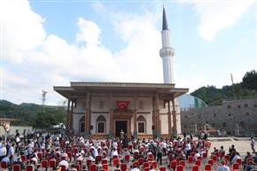 İslamdağı Külliye Camii dualarla ibadete açıldı