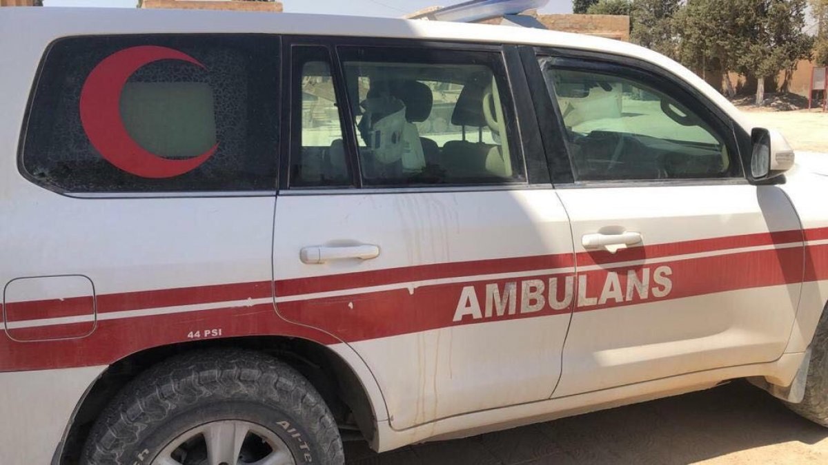 Teröristler TSK’nın hasta taşıyan ambulansına ateş açtı