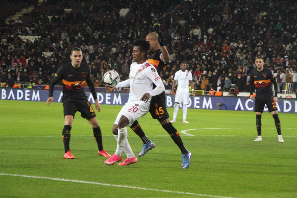 Galatasaray İki Kez Öne Geçtiği Maçta Hatay’da Bozguna Uğradı