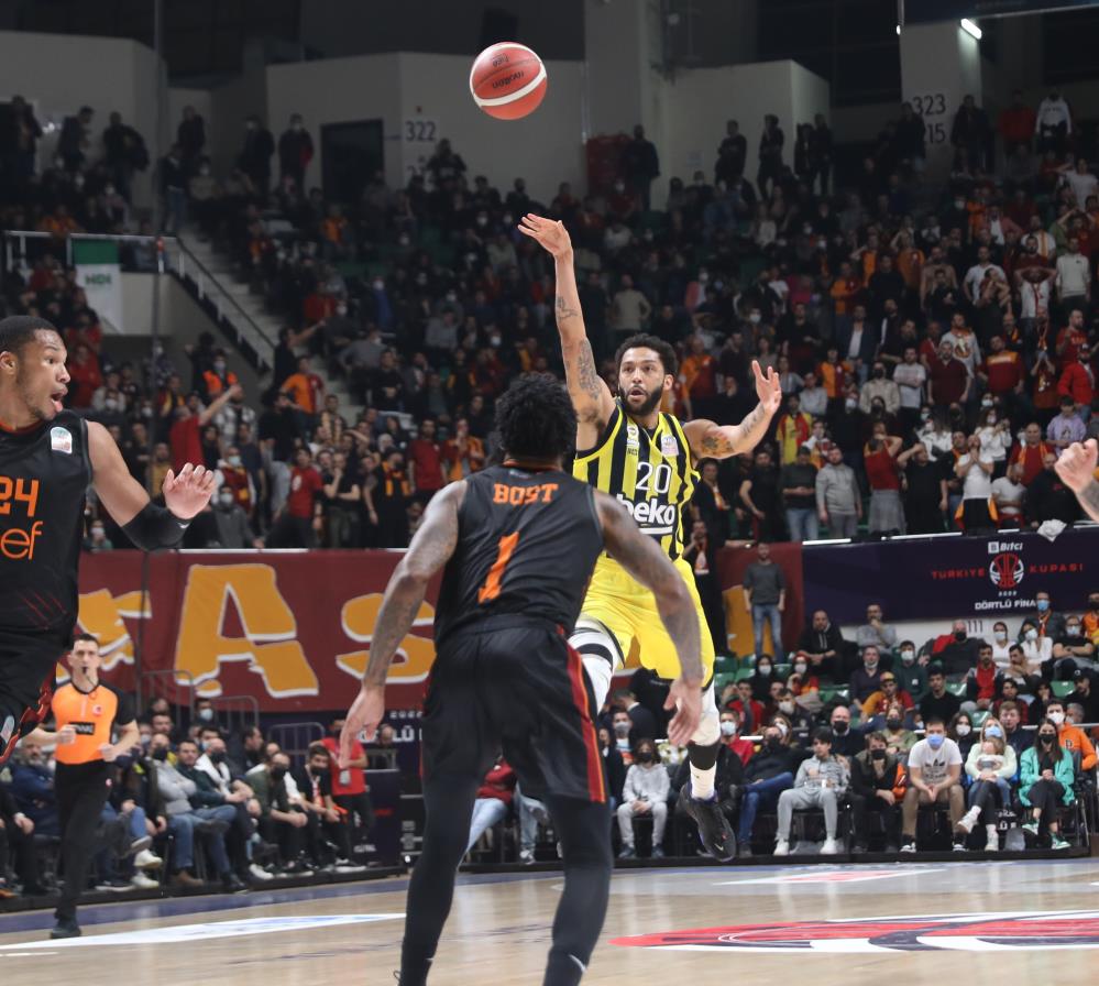 Basketbol Türkiye Kupası’nın ilk finalisti Galatasaray’ı mağlup Eden Fenerbahçe
