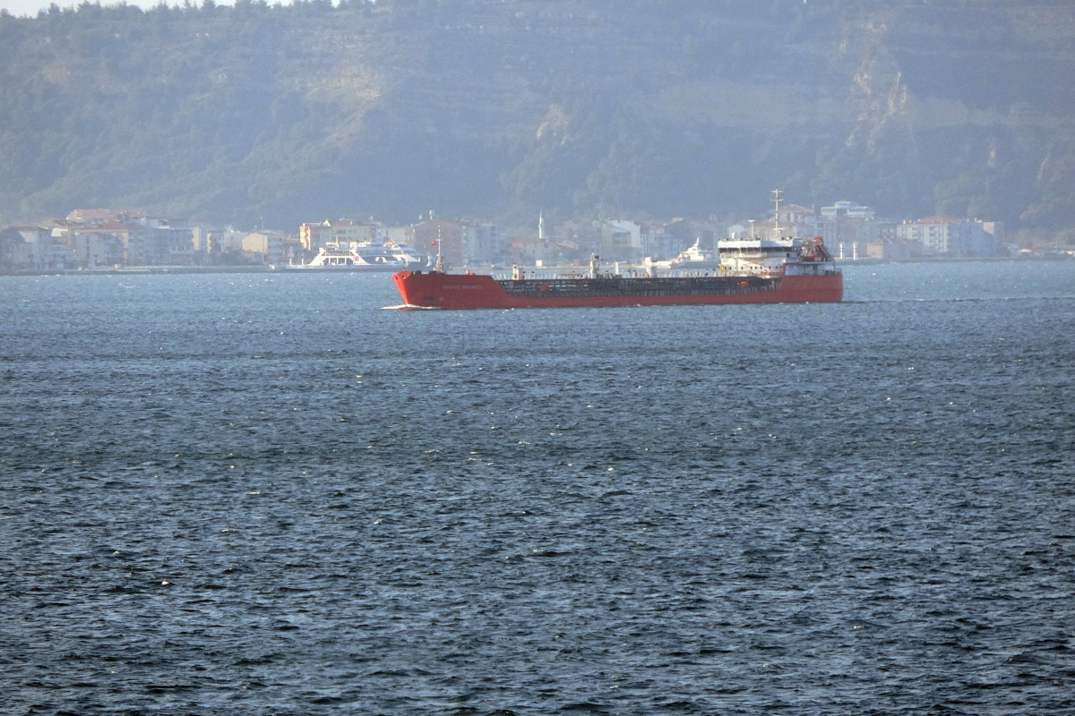 Müjde! Rusya’dan ayçiçek yağı taşıyan gemi Çanakkale Boğazı’ndan geçti