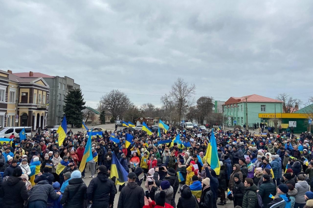 Ukraynalılar, Herson’da Rus ordusunu protesto etti