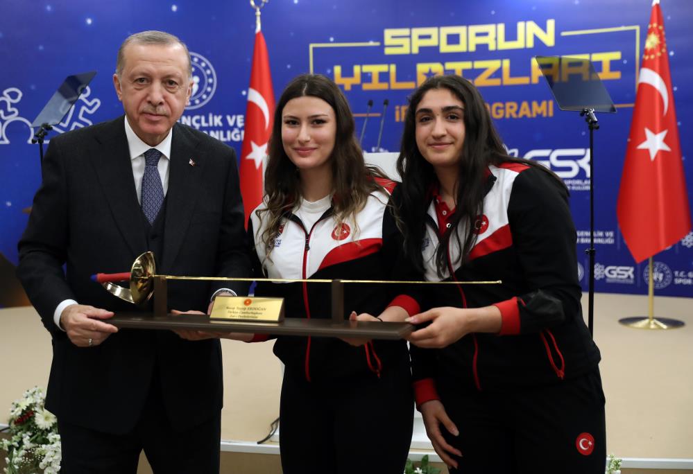Cumhurbaşkanı Erdoğan: Türkiye, sporda başarılarla dolu bir gelecek vadediyor