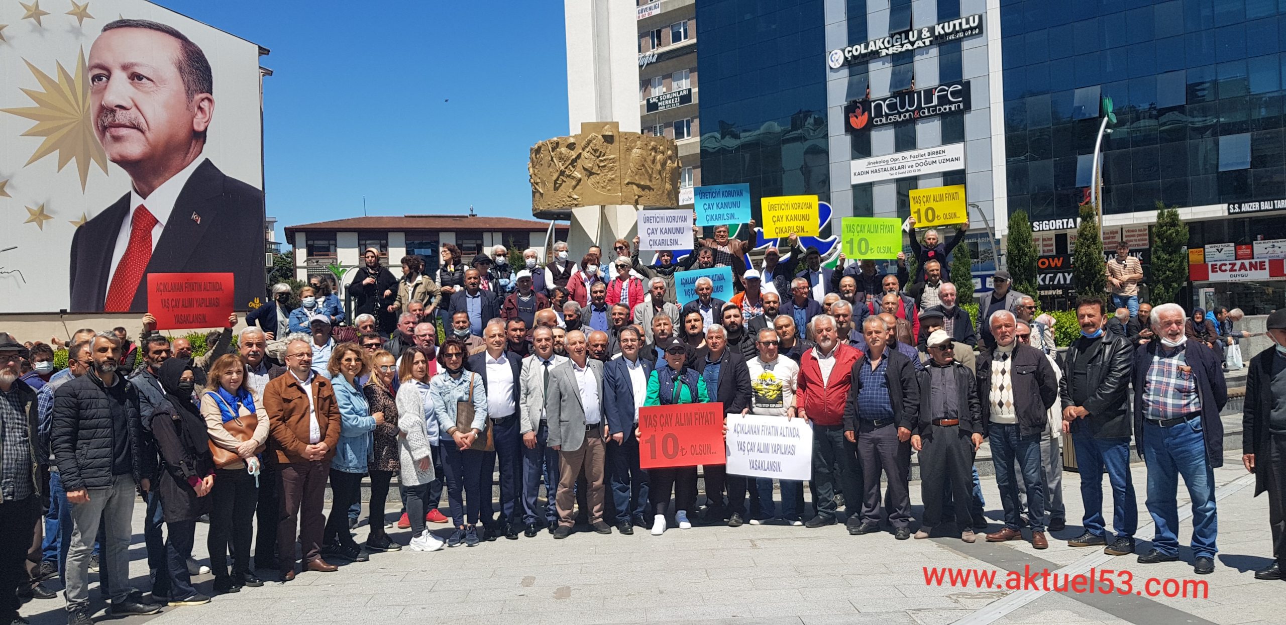 Rize’de yüzde  300 gübre zammı ve çay politikası protesto edildi