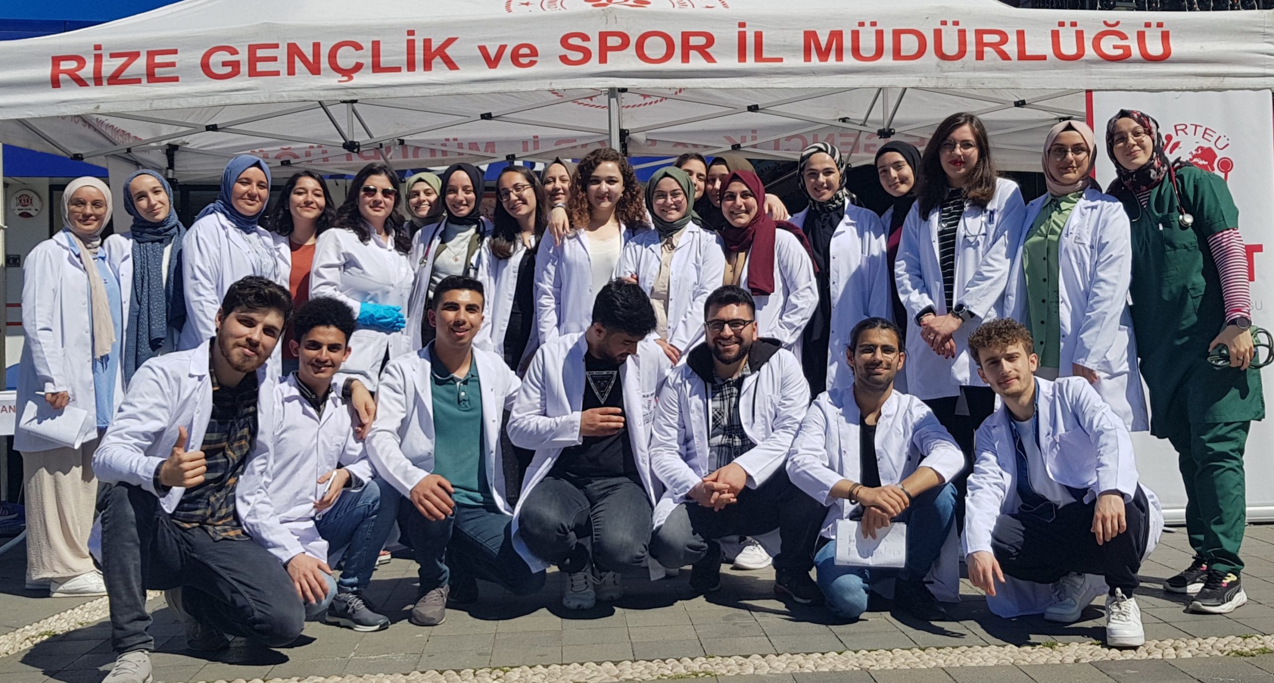 RTEÜ Tıp Fakültesi öğrencilerinden “farkında ol sağlıklı yaşa” etkinliği