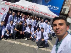 RTEÜ Tıp Fakültesi öğrencilerinden "farkında ol sağlıklı yaşa" etkinliği