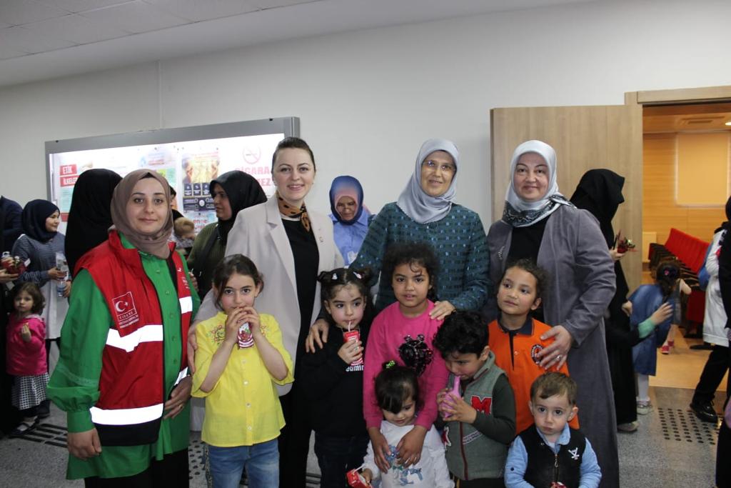 Rize İl Göç İdaresi Müdürlüğü tarafından Anneler Günü Özelinde Göçmen Kadınlara Yönelik Bilgilendirme Toplantısı gerçekleştirildi