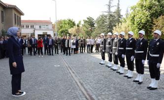 Türkiye’nin ilk başörtülü valisi Kübra Güran Yiğitbaşı,Afyonkarahisar’daki görevine başladı