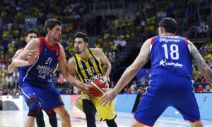 Fenerbahçe, A. Efes'i farklı mağlup etti