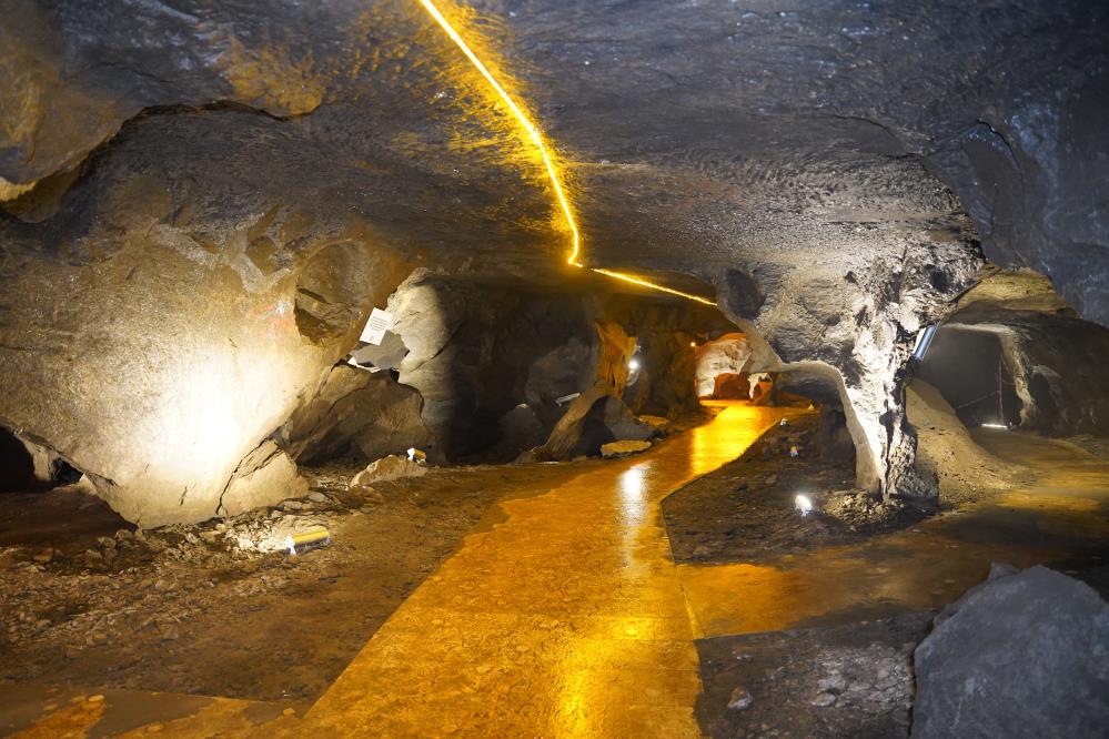 Rize’nin İyidere İlçesindeki  Pileki Mağarası,ziyaretçilerin ilgi odağı