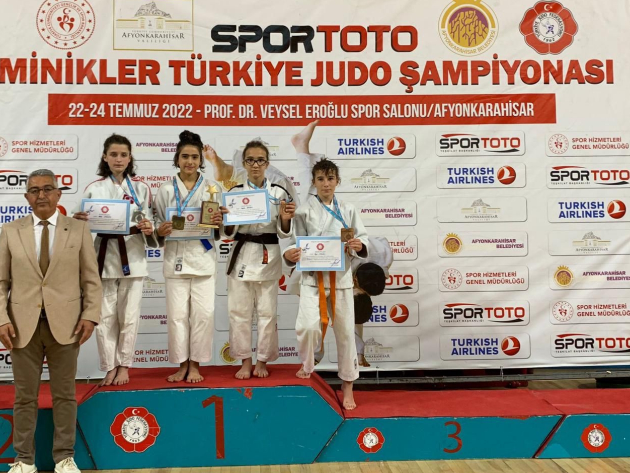 Çaykur Rizespor’lu Judocu Berfin Civelek ,44 kiloda Türkiye Şampiyonu Oldu