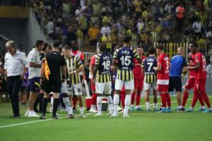 Fenerbahçe Beraberliği Son Dakika'da Kurtardı 3-3