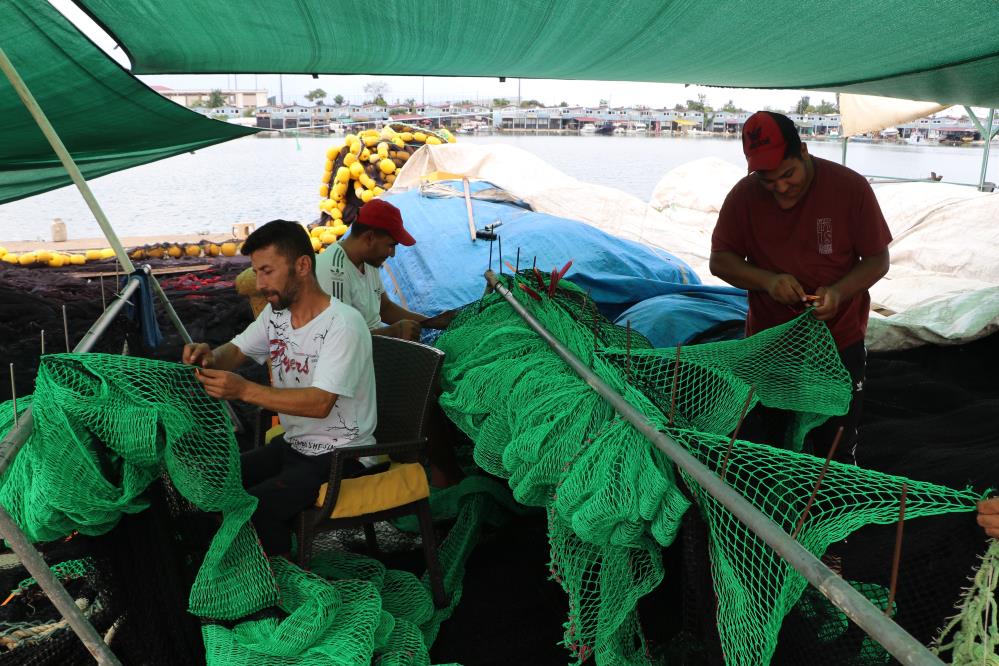 Rize’de balıkçılar yeni sezon için hazırlıklarını sürdürüyor
