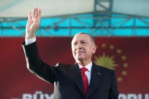 Erdoğan: “Muhalefet tüm mesaisini birbirinin kuyusunu kazmaya, yalan ve iftira siyasetiyle ülkenin altını oymaya harcıyor”