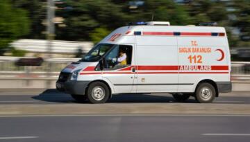 Sahte doktor ambulansla hasta naklederken yakalandı