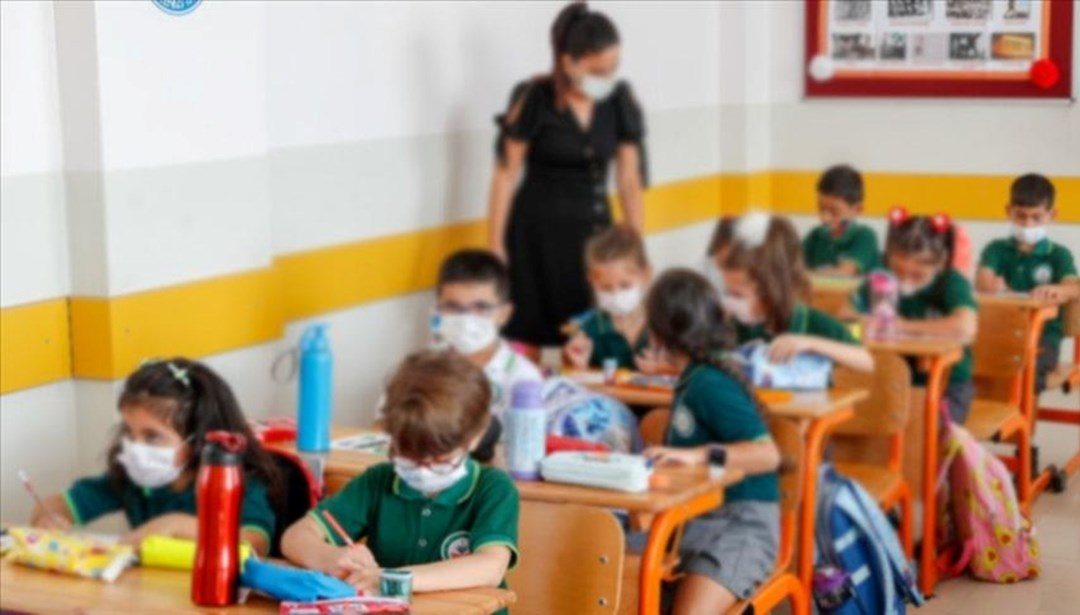 Cuımhurbaşkanı Erdoğan’dan öğretmenlere ‘Eş durumu tayini’ müjdesi