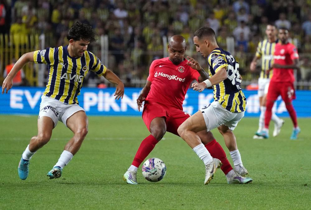 Fenerbahçe Beraberliği Son Dakika’da Kurtardı 3-3