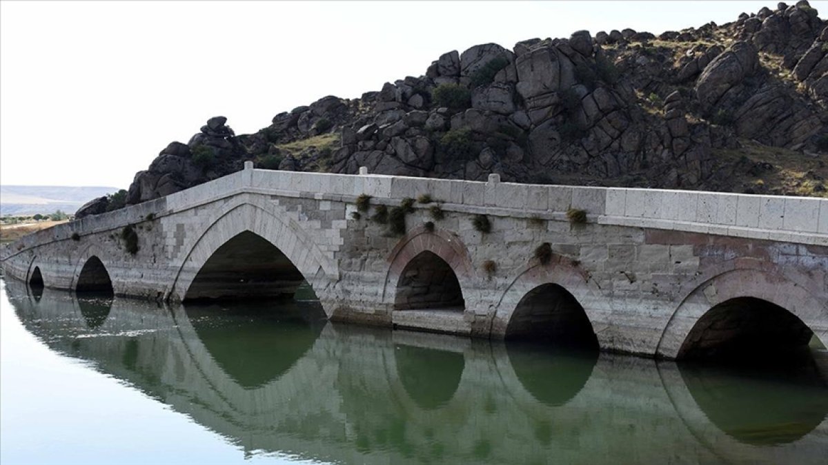 Mimar Sinan’ın onardığı Çeşnigir Köprüsü 822 yıldır ayakta