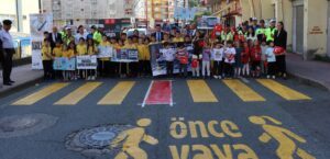 Rize'de Yayalara Öncelik Duruşu, Hayata Saygı Duruşu" Farkındalığı Düzenlendi 