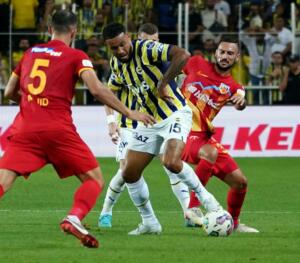 Fenerbahçe  Kayserispor'u 2-0 Mağlup Etti
