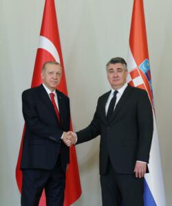 Cumhurbaşkanı Erdoğan, Hırvatistan'ta resmi törenle karşılandı