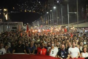 İzmir'in 100. yıl  Kurtuluş şöleninde mahşeri kalabalık