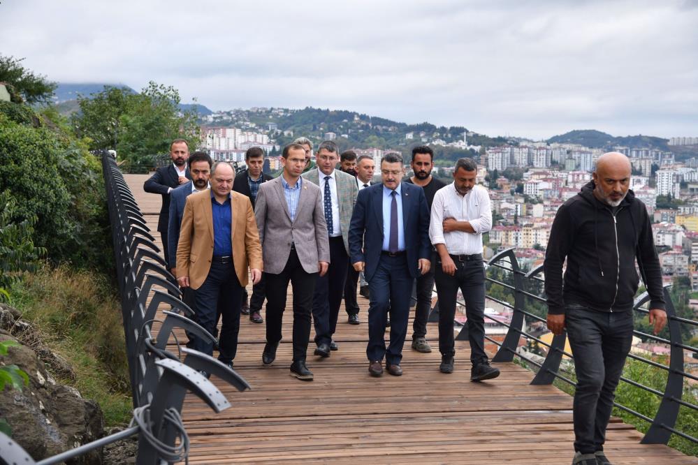 Trabzon şehir merkezi seyir terasından seyredilecek