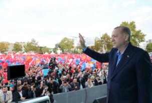 Cumhurbaşkanı Erdoğan: “Bunlar her toplantıda, sonraki toplantıyı kimin evinde yapacaklar, bunu konuşuyorlar”