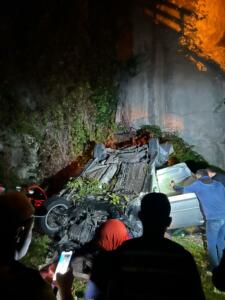 Rize'den Trabzon'a Giden Araç ,Köprüden 50 metre aşağıya uçtu. 1 ölü, 3 yaralı