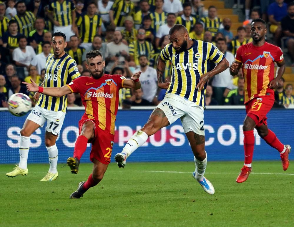 Fenerbahçe  Kayserispor’u 2-0 Mağlup Etti