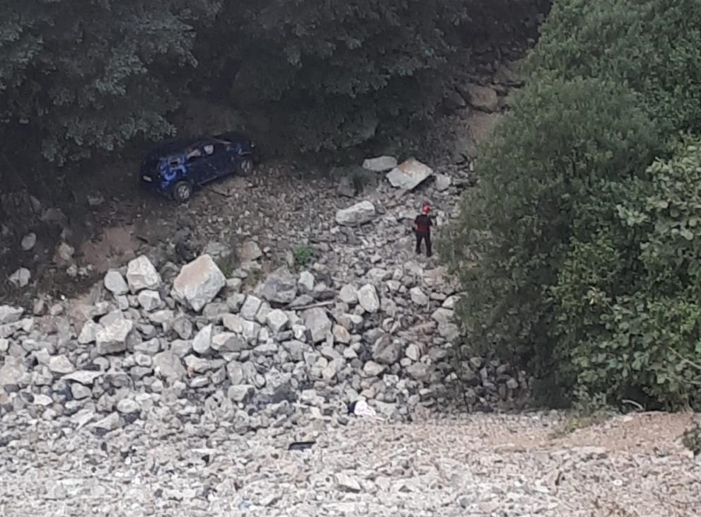 Trabzon’da Sürücü fotoğraf çekmek için indi, cip uçuruma yuvarlandı: 1 ölü