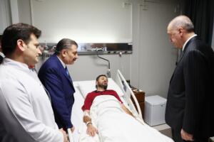 Cumhurbaşkanı Erdoğan ,Azerbeycan'da Kaza Geçiren Binali Yıldırım'ı Hastanede Ziyaret Etti