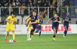 Fenerbahçe Deplasmanda Ankaragücü'nü 3-0 Mağlup Etti