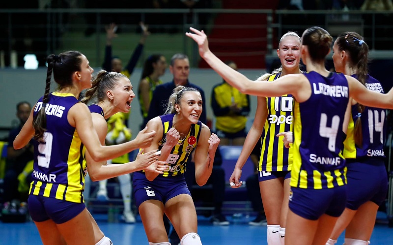 Sezonun ilk kupası Fenerbahçe Opet’in