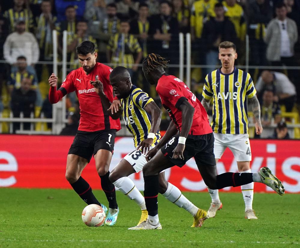 Fenerbahçe Narkozdan Uyandı,3-0 Geriden Gelerek 3-3 Beraberliği Yakaladı