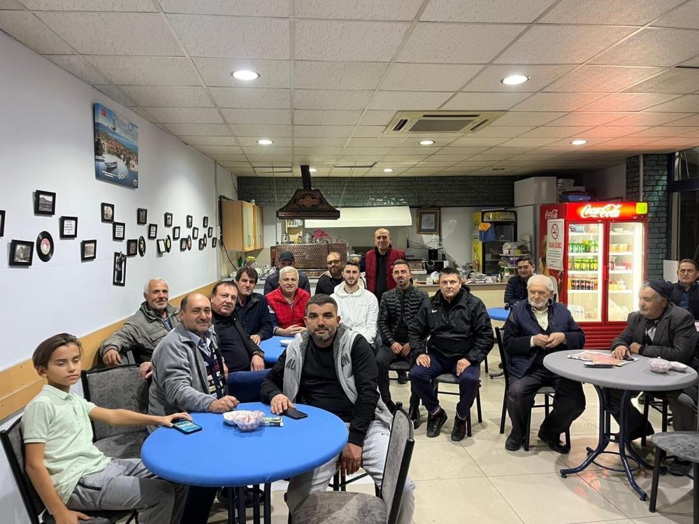 Fenerbahçe’li Milli futbolcuyu kahvehanede görenler şaşırdı