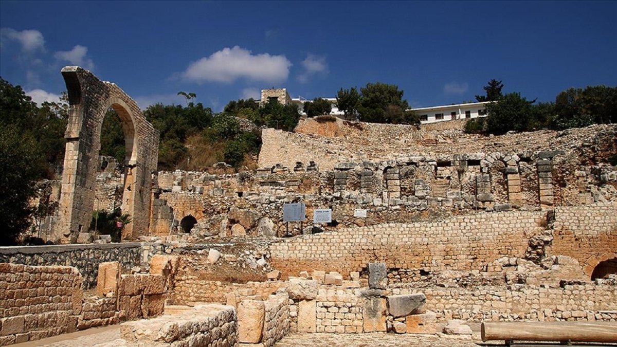 Tarihi geçmişiyle bilinen, Elaiussa Sebaste Antik Kenti’ndeki hamam için çalışma