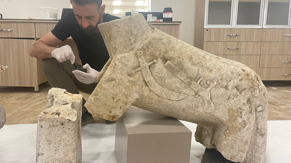 Tunceli’de kırık halde bulunan tarihi 500 yıllık mezar taşları korumaya alındı