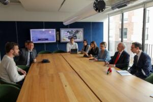 CHP lideri Kılıçdaroğlu, İngiltere’de teknoloji yatırımı yapan şirket yetkilileriyle buluştu