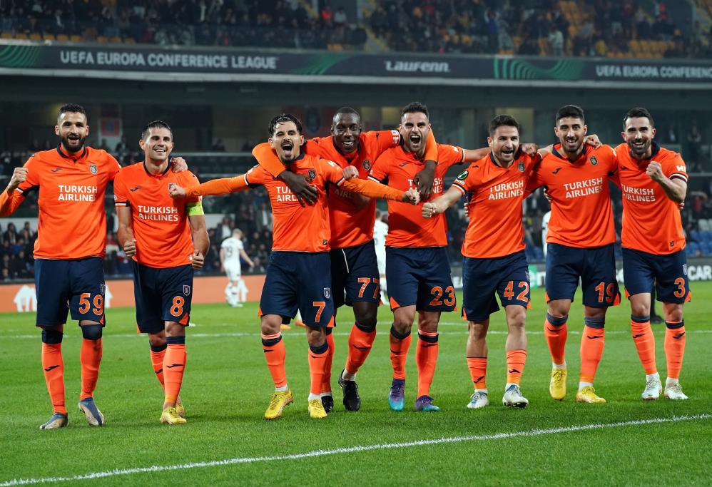 Medipol Başakşehir, UEFA Avrupa Konferans Ligi’nde son 16’ya yükseldi