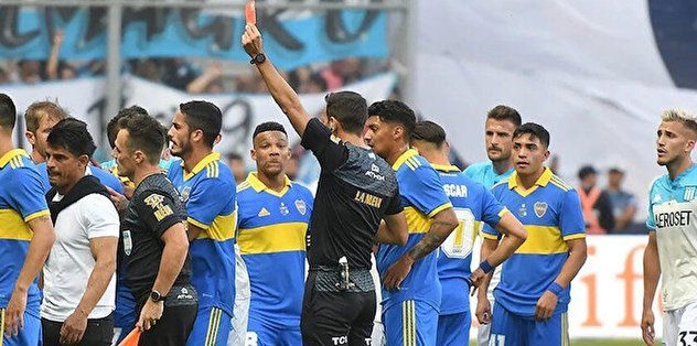 Boca Juniors-Racing Club karşılaşmasında ortalık karıştı! 11 kırmızı kart…