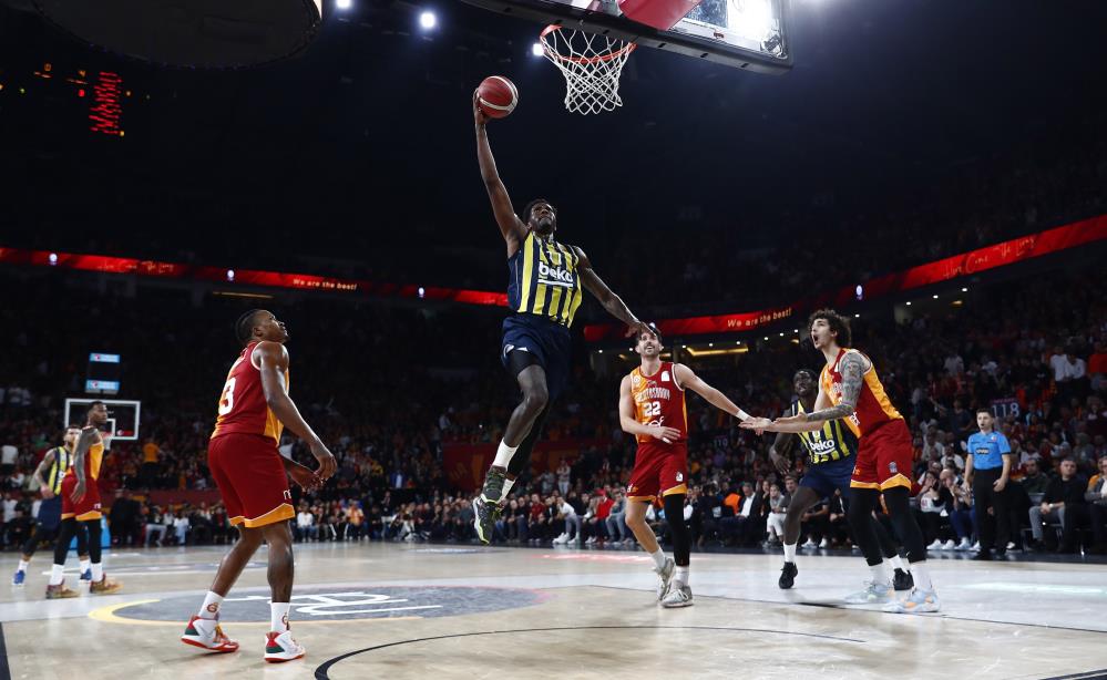 Fenerbahçe Geriden Gelerek, Galatasaray’ı Sahasında 97-91 Mağlup Etti