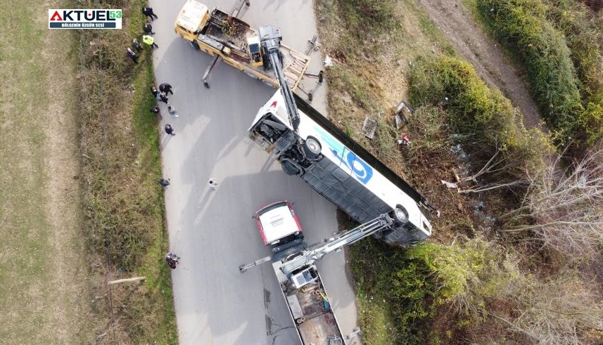 Rize’den Zonguldak’a Giderken ,Şarampole Yuvarlanıp 40 Kişinin Yaralandığı Otobüs Şoförü,Daldığını Söyledi