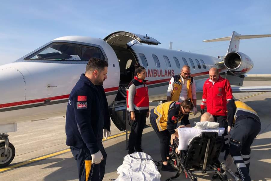 Rize’de,Uçak Ambulansı tek seferde iki hasta için havalandı