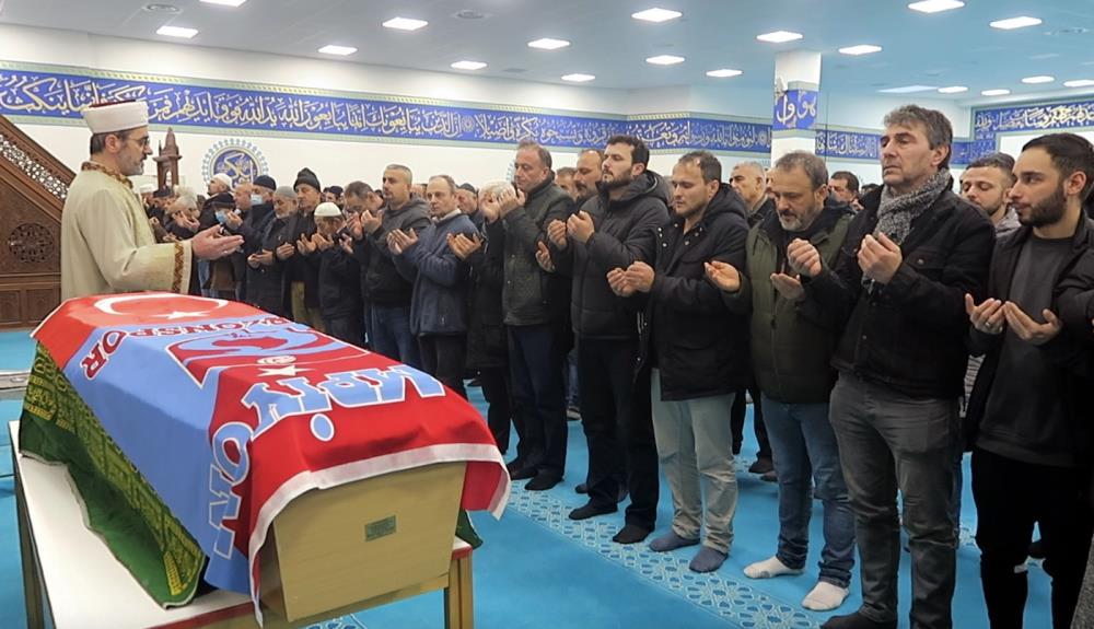 Fransa’da öldürülen Karadenizli gencin cenazesi Türkiye’ye uğurlandı