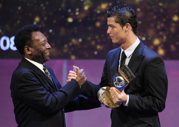 Dünya’nın 1 Numaralı Ünlü Futbolcusu Pele hayatını kaybetti