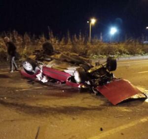 Rize'de Polis uygulamadan kaçan araç takla Atarak Pert Oldu, 1'i Ağır 4 Kişi Yaralandı