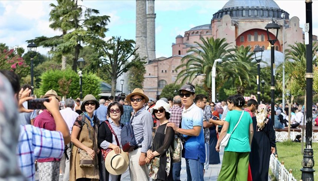 Türkiye’ye 11 ayda 42 milyon turist geldi